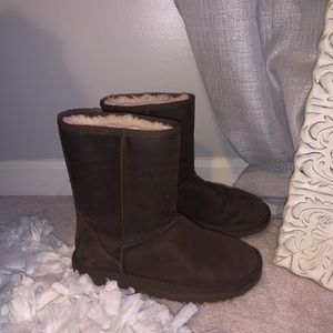 UGGS! DARK BROWN SIZE 7.5
